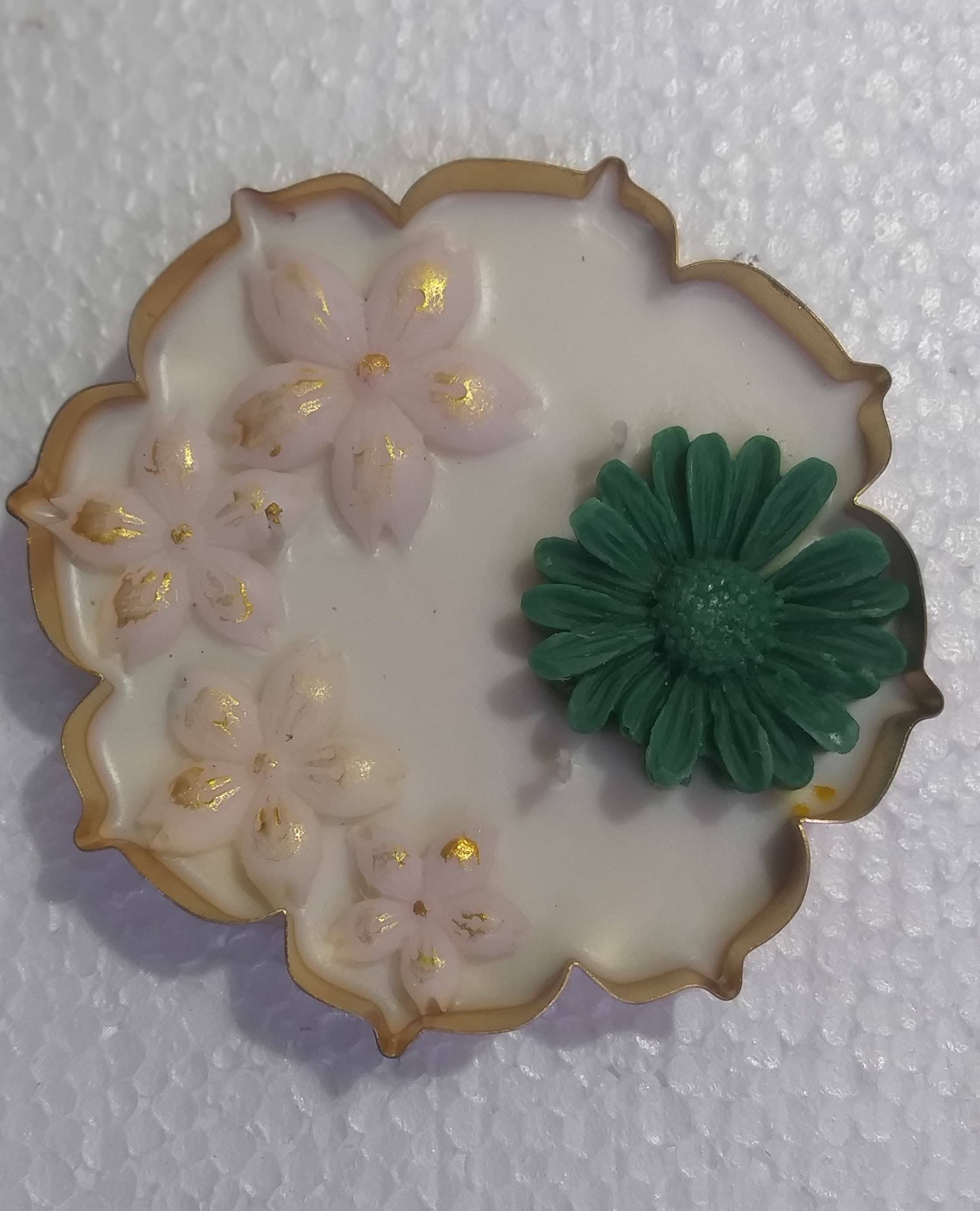 Handmade Floral Urli Candle | Decorative Flower Urli Candle | Luxury Soy Wax Candle for Home Décor & Gifting