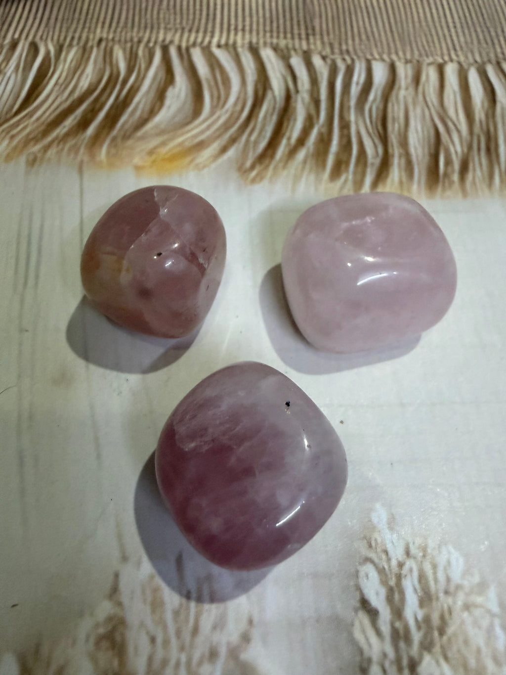 Rose Quartz Tumble Stone – Natural Polished Crystal for Love & Emotional Healing